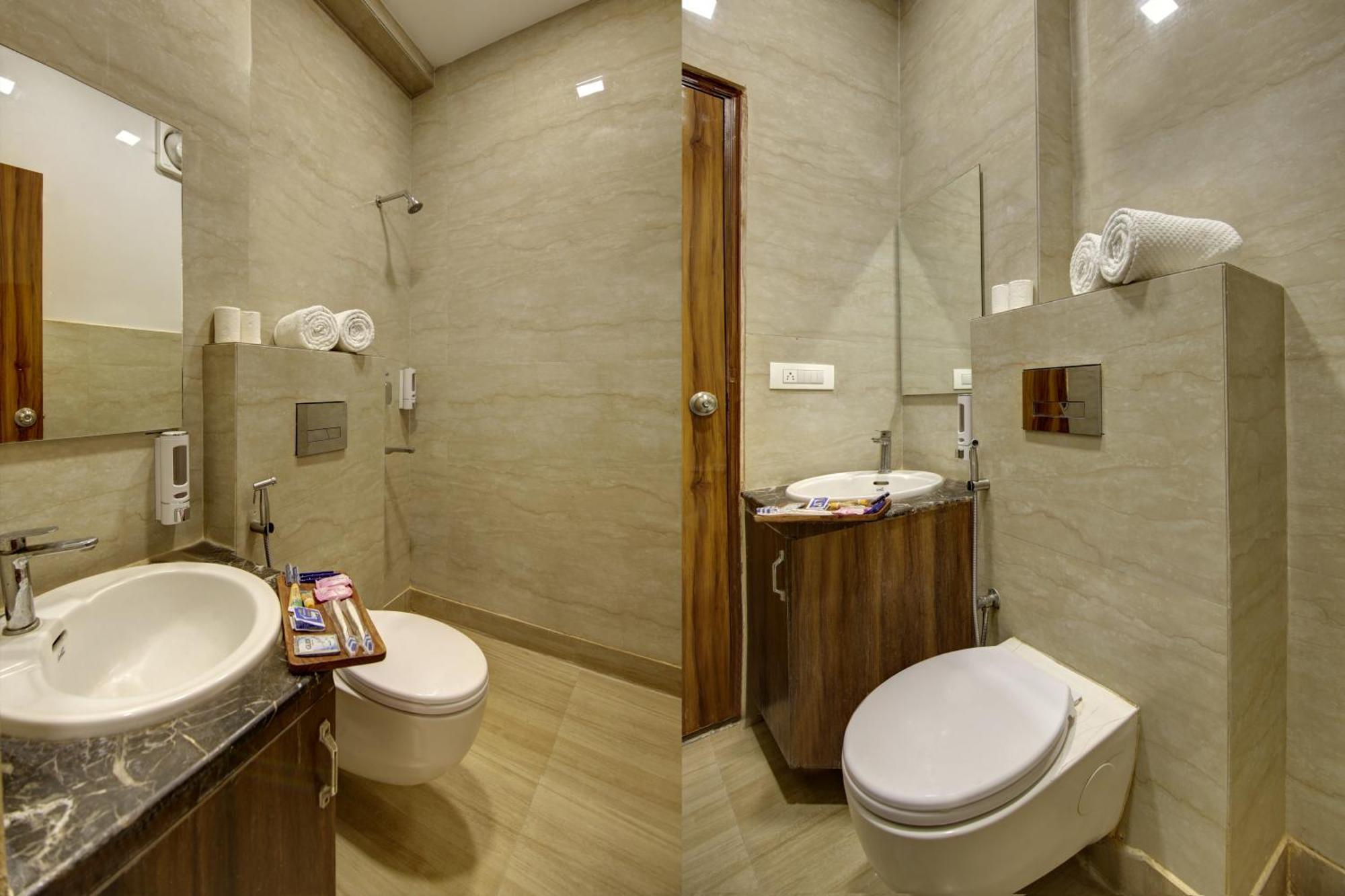 Rahul Palace By Golden Tree Near Metro Station And Ajmal Khan Market New Delhi Exteriör bild