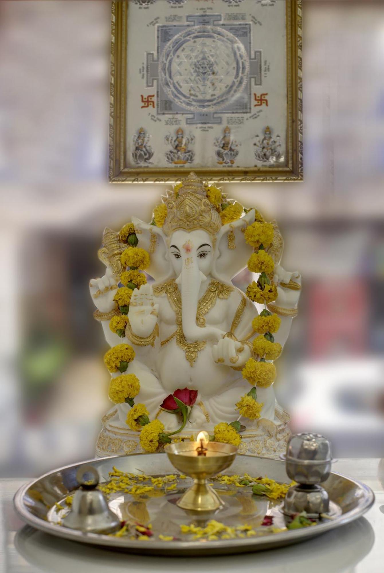 Rahul Palace By Golden Tree Near Metro Station And Ajmal Khan Market New Delhi Exteriör bild