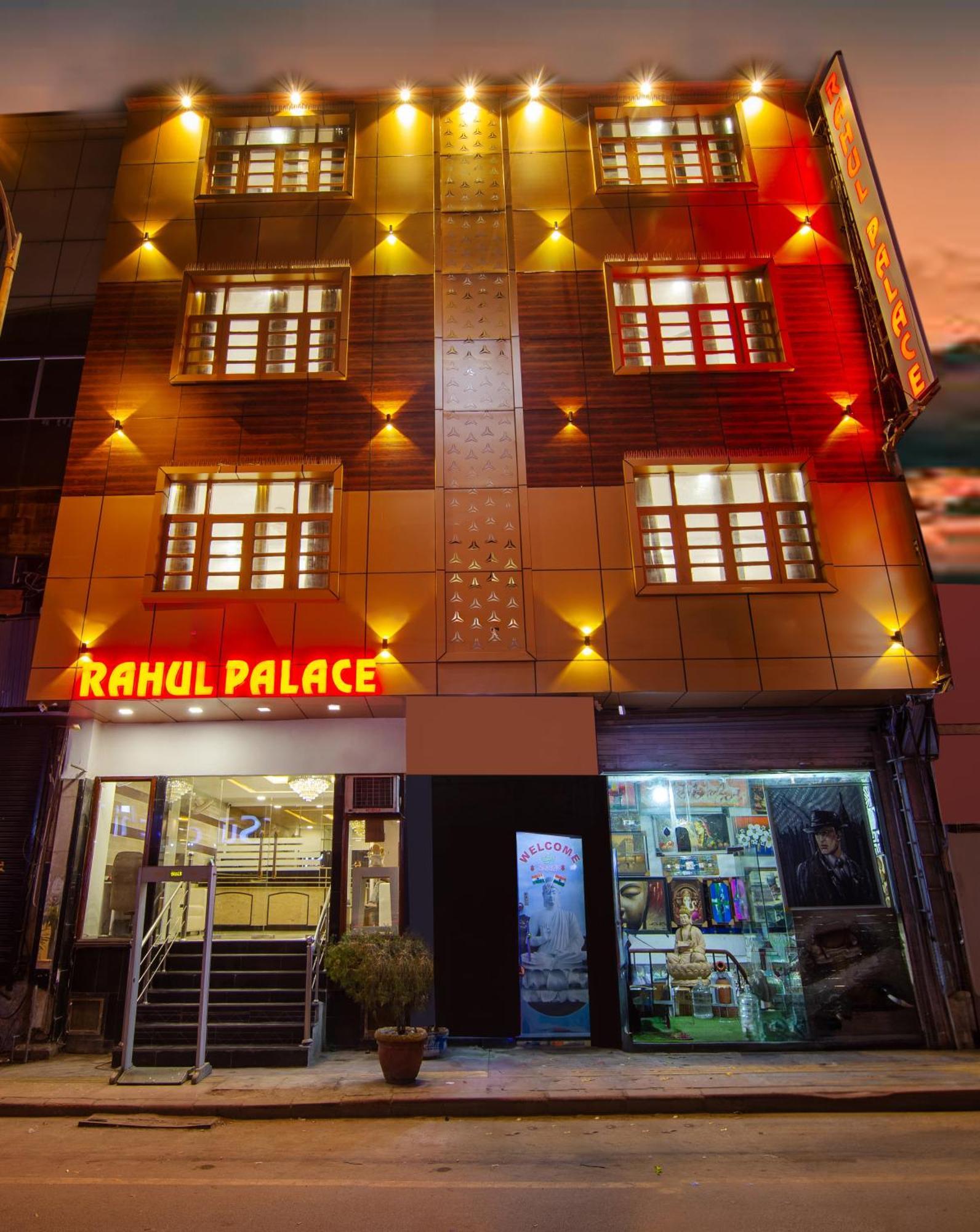 Rahul Palace By Golden Tree Near Metro Station And Ajmal Khan Market New Delhi Exteriör bild