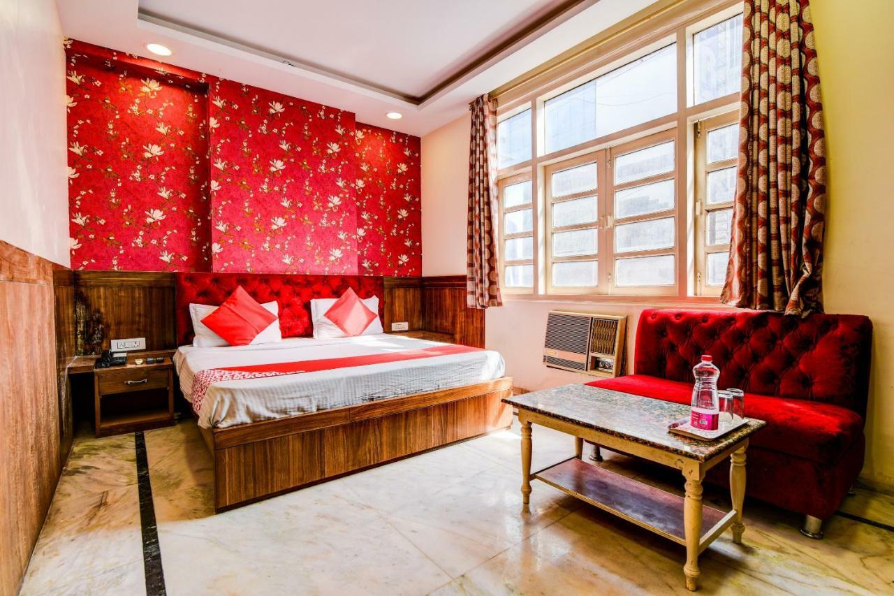Rahul Palace By Golden Tree Near Metro Station And Ajmal Khan Market New Delhi Exteriör bild